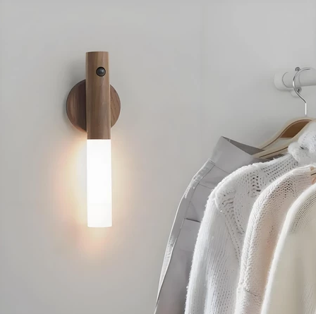 LUMINÁRIA ARANDELA LED USB MINIMALISTA MADEIRA - PAREDE E MESA