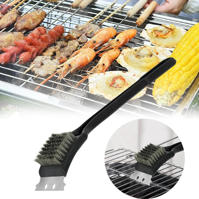 ESCOVA PARA LIMPAR GRELHA COM RASPADOR - BBQ - COMPRE 1 LEVE 2